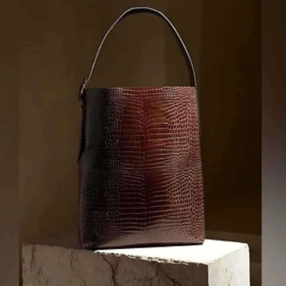Banana Republic Vida Bag "15 croc espresso NWT
